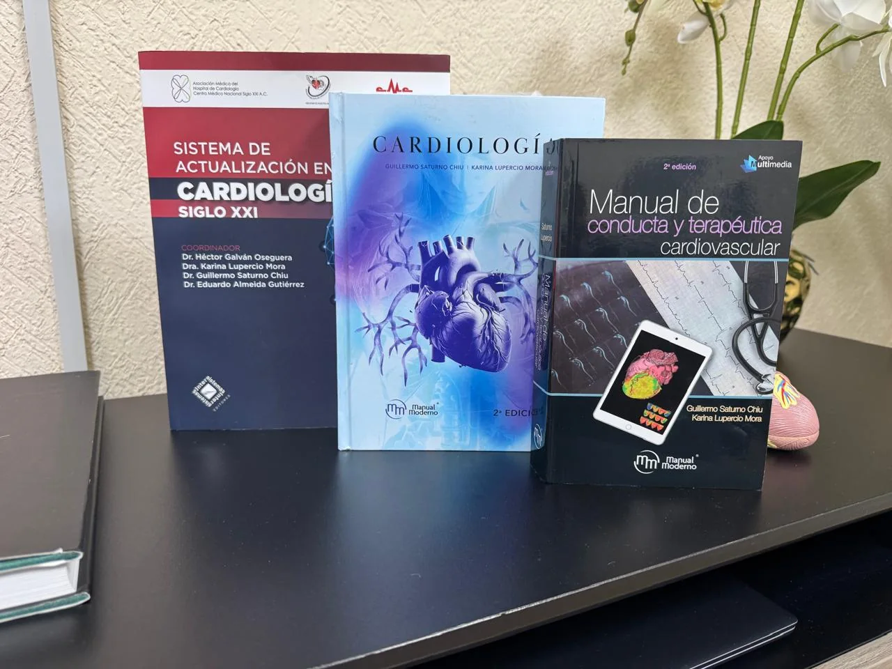 Publicaciones y libros de cardiología de la Dra. Karina Lupercio Mora